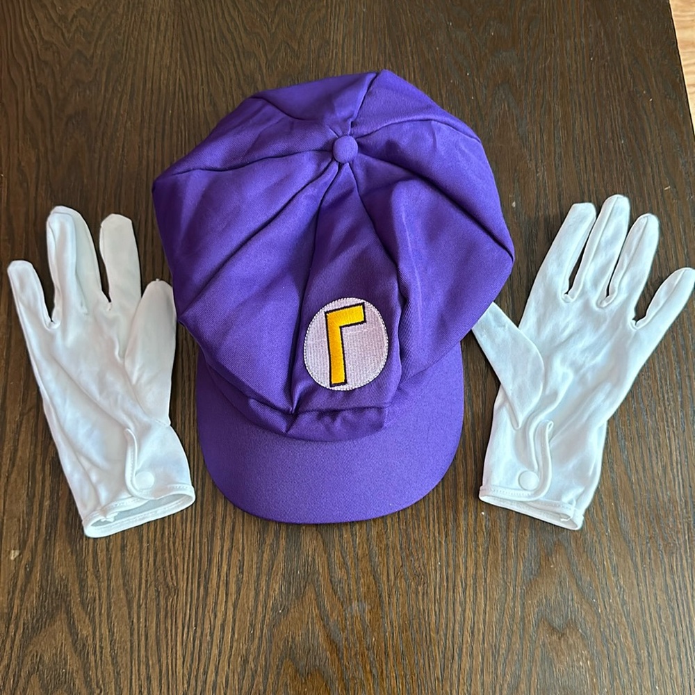 Waluigi hat and glove set